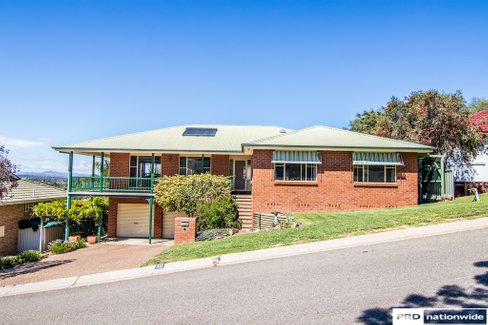 10 Bradley Place, TAMWORTH NSW 2340