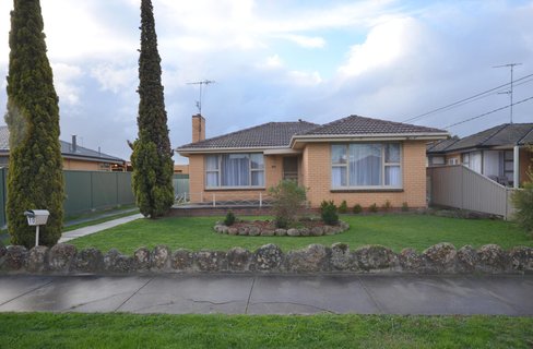 10 Cambridge Street  Wendouree 3355