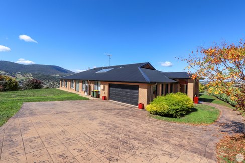 10 Chaffey Close, TUMBARUMBA NSW 2653