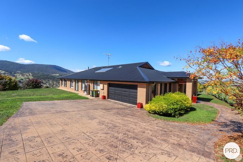 10 Chaffey Close, TUMBARUMBA