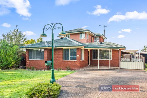10 Chauvel Avenue, MILPERRA NSW 2214