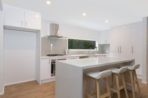 10 Cleary Avenue, KANAHOOKA NSW 2530