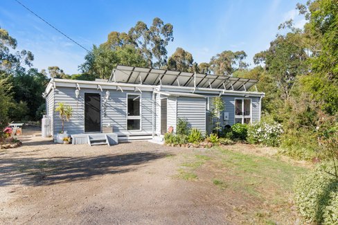 10 Clyde Street, LINTON VIC 3360