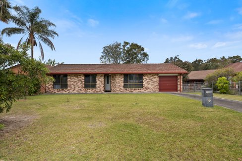 10 Corambara Cres, TOORMINA NSW 2452