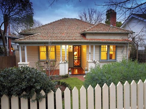 10 Curlewis Street Mont Albert 3127