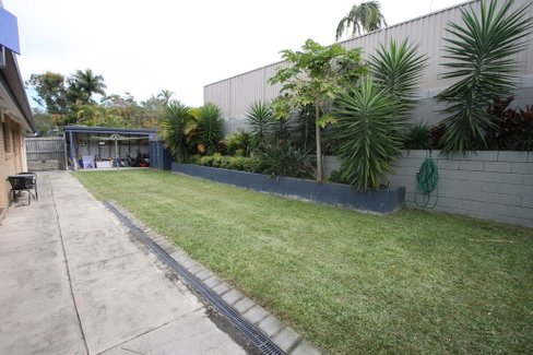 10 Cutana Court, ASHMORE QLD 4214