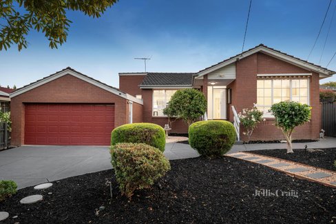 10 Eastleigh Drive Glen Waverley 3150