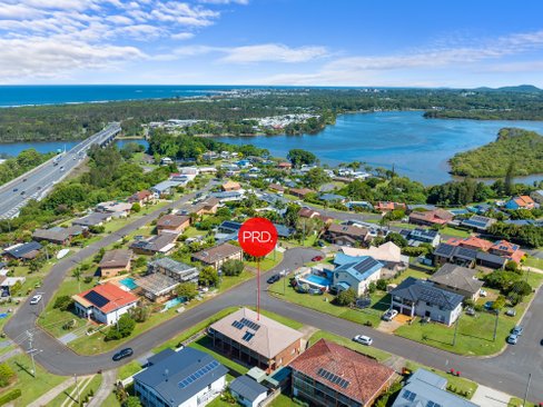 10 Echuca Crescent, BANORA POINT NSW 2486