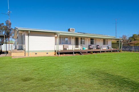 10 Ferrier Street, LOCKHART NSW 2656