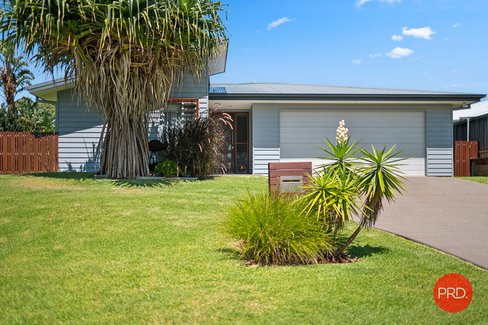 10 Fisher Road, SAPPHIRE BEACH