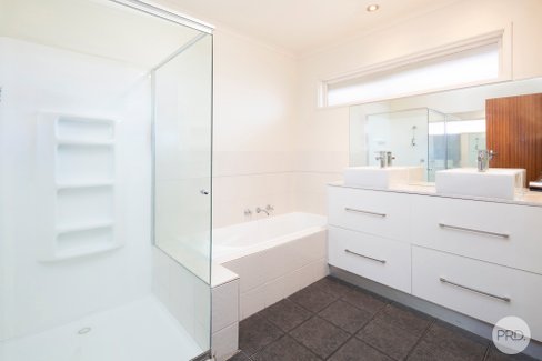 10 Foley Crescent, BLACK HILL VIC 3350