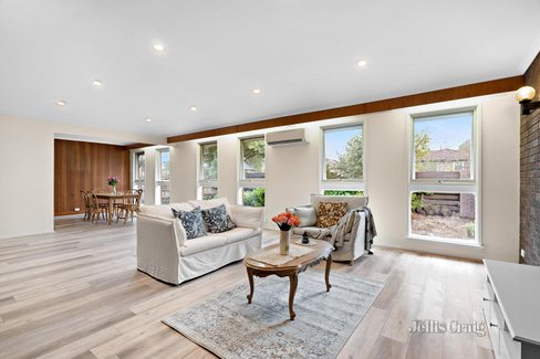 10 Greenock Crescent Wantirna 3152