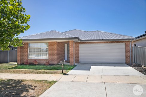 10 Harris Drive, LUCAS VIC 3350