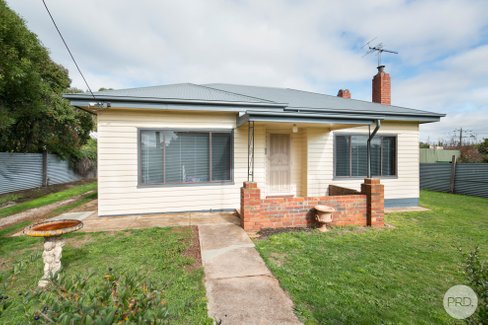 10 Hepburn Street, SMEATON VIC 3364