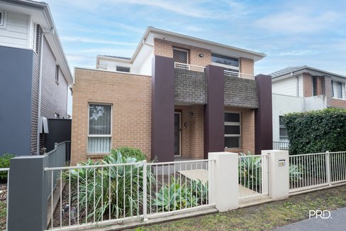 10 Hollows Parade, Ropes Crossing NSW 2760