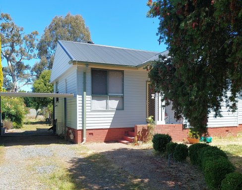 10 Howick Street, TUMUT NSW 2720