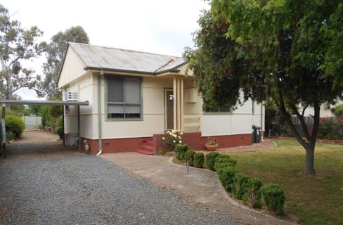 10 Howick Street, TUMUT NSW 2720