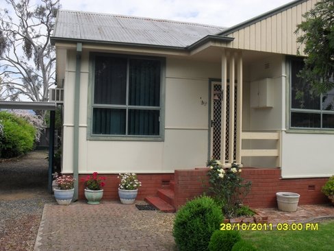 10 Howick Street, TUMUT NSW 2720