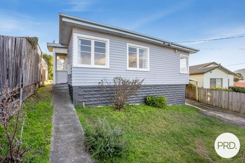 10 Hurlstone Crescent, MOONAH TAS 7009