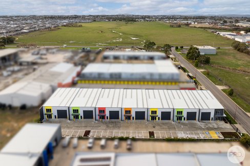 10 Icon Drive, DELACOMBE VIC 3356