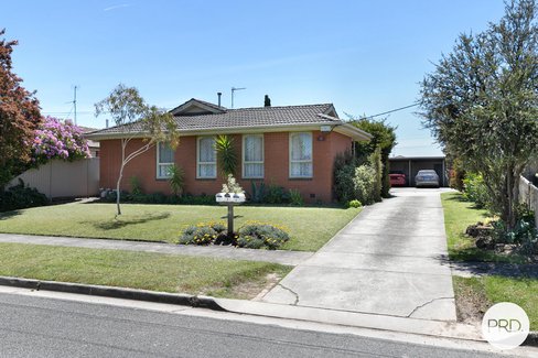 10 John Street, WENDOUREE VIC 3355