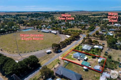 10 Johnson Street, SKIPTON VIC 3361
