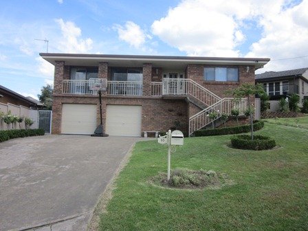 10 Kaleema Crescent, TUMUT NSW 2720