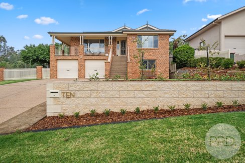 10 Kincora Place, BOURKELANDS NSW 2650