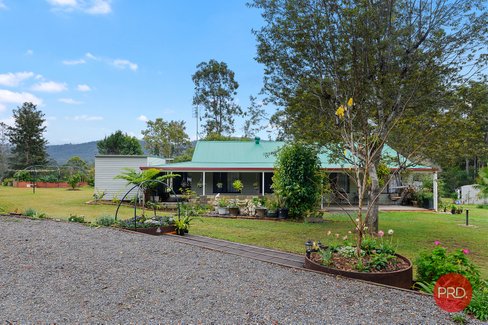 10 Kingfisher Ave, GLENREAGH NSW 2450