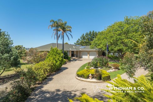 10 Lake Bunga Beach Road, Lakes Entrance