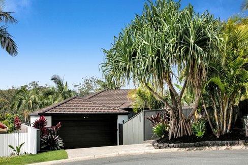 10 marlee Court, BURLEIGH HEADS QLD 4220