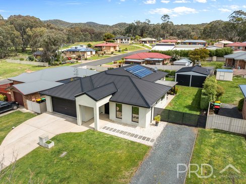 10 Maroo Street, TUMUT