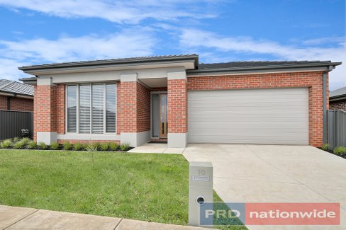 10 Marxsen Parade, Lucas VIC 3350