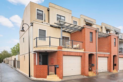 10 McNamara Mews Kensington 3031