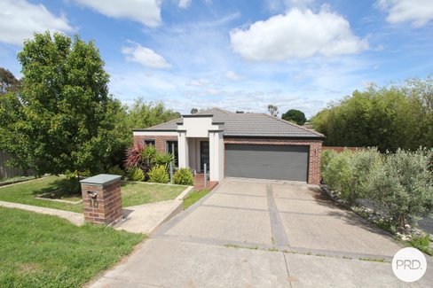 10 Middlin Street, BROWN HILL VIC 3350
