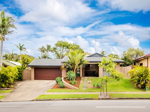 10 Mingaletta Drive, ASHMORE QLD 4214