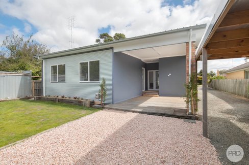 10 Molbray Street, WENDOUREE VIC 3355
