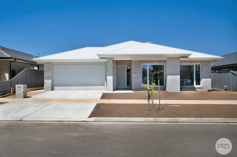 10 Mullingar Drive, ALFREDTON VIC 3350