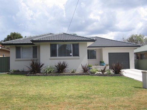10 Murrawai Street, TAMWORTH NSW 2340