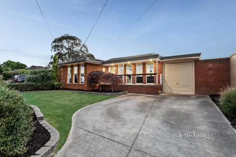 10 Nairana Court Ferntree Gully 3156