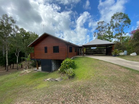 10 Namanula Drive, FLAMETREE