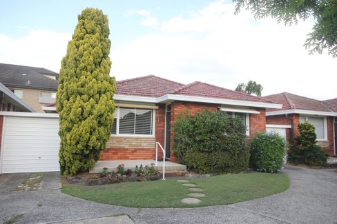 10 Oldham Crescent, DOLLS POINT NSW 2219