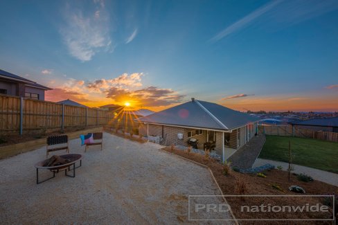 10 Orchard Close, GILLIESTON HEIGHTS NSW 2321