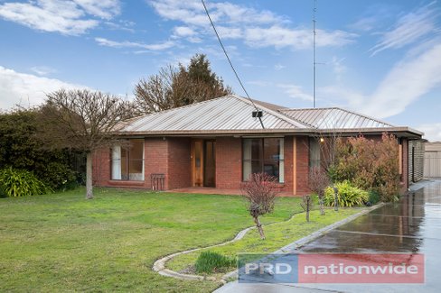 10 Panorama Drive, DELACOMBE VIC 3356