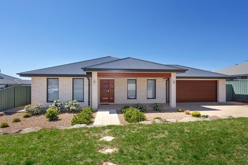 10 Paperbark Drive, FOREST HILL NSW 2651