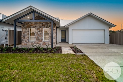 10 Paroo Place, TATTON NSW 2650