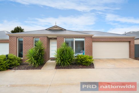 10 Pozieres Place, SEBASTOPOL VIC 3356