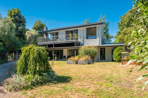 10 Railway Avenue Lyonville 3461