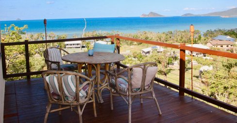 10 Rattray Avenue, HIDEAWAY BAY QLD 4800
