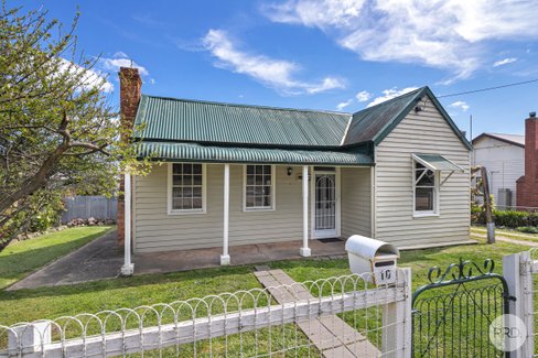 10 Reed Street, CRESWICK VIC 3363